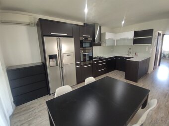 4 - izbový rodinný dom, veľký pozemok 583 m², garáž, Rajka - 7