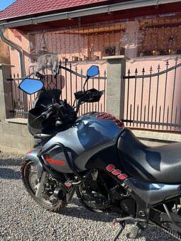 Triumph tiger 885i - 7