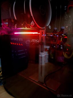 MSI GeForce GTX 1080 Ti GAMING TRIO - 7