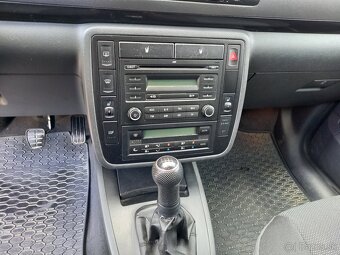 Predám VW Sharan 1,9 TDI r.v.2007 85kw - 7