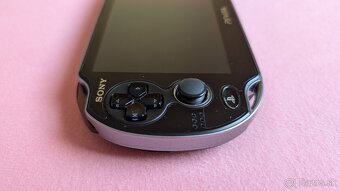 PS Vita 1100 3G OLED čierna - 7
