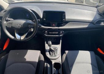 Hyundai i30 1.5-NÍZKÉ KM-V ZÁRUCE-1MAJITEL - 7