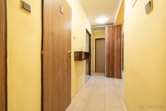 Unikátny 3-izbový byt so záhradou, bazénom, garážou a parkov - 7