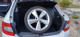 Predam SKODA OCTAVIA 1.6 Diesel,  2014 Automat - 7