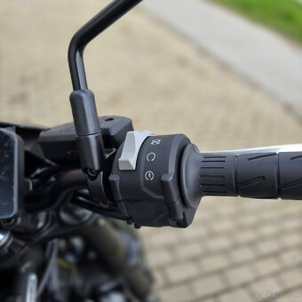 Kawasaki Z900 2025 čierna - 7