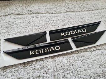 ČIERNE Nápisy s chrómovymi pismenami pre ŠKODA Modely - 7