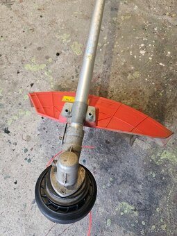 Hecht 142BTS krovinorez - 7