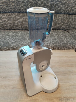 Predám kuchynský robot Bosch MUM 54240, motor 900 W - 7