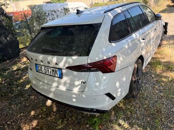 Škoda Octavia Combi 1.4tsi Hybrid dsg RS - 7
