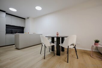Elegantný smart 2-izbový byt v historickom centre Trnavy - 7