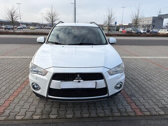 Mitsubishi Outlander 2.3 DiD 130kw 4x4 7 míst ČR - 7