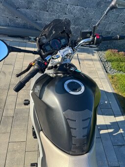 Suzuki GSR 600 - 7
