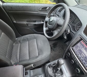 Škoda octavia 1.2 2010 benzín - 7