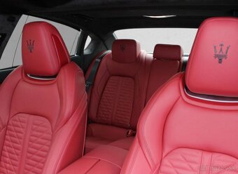 Maserati Quattroporte - 7