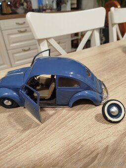 Staré kovové autá - 7