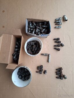 skrutky na kolesa M14 + bezpecnostne skrutky + krytky - 7