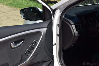 Hyundai i30 kombi, 1,6 benzín, 104 800 km, 2013 - 7