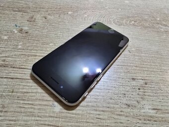 Iphone SE2020 biely plnefunkcny na displeji nieje ani jeden - 7