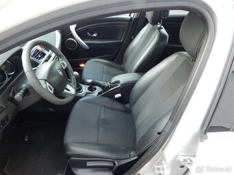 Renault Fluence 1.6 16V Confort - 7