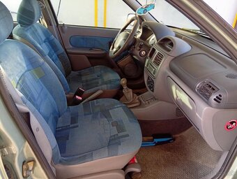 Renault clio 1.2 43kw rok 1.1.2000 - 7