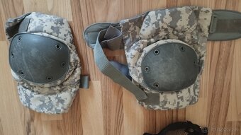 Helma Mich 2000, chrániče kolien, zásobníky - 7