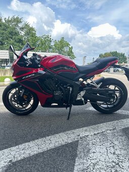 Honda CBR650R - 7