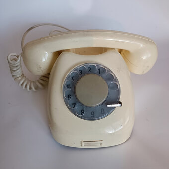 Predám 15 modelov retro telefóny od 60-tých rokov. - 7