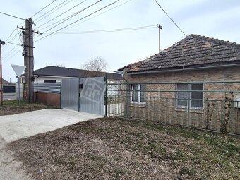 Rodinný dom s veľkým stavebným pozemkom v tichej loka… - 7