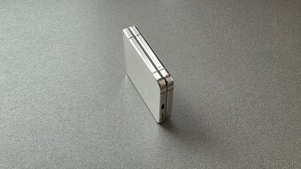 Samsung Z-Flip 5 "cream" - 7