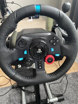 herný volant logitech driving force - 7