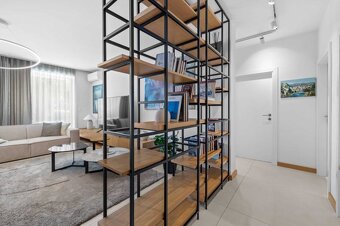 REZERVOVANÝ I Moderný 4-izbový byt s terasou a garážou na Ko - 7