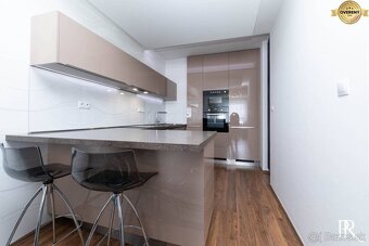 PRENÁJOM - PRIESTRANNÝ 3 IZ BYT S LOGGIOU A PARKOVANÍM - 7