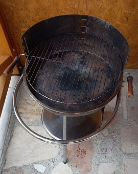 Veľký okrúhly záhradný gril - 7