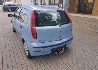 Fiat Punto 1,2 i benzín manuál 44 kw - 7