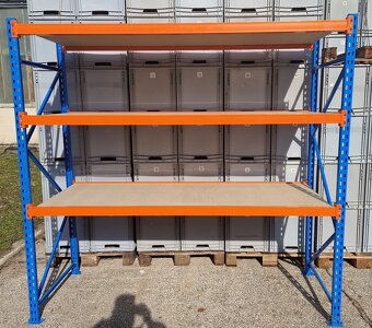 Priemyselný policovy regal , regale. - 7