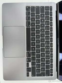 MacBook Air 13" 2020, M1 - 7
