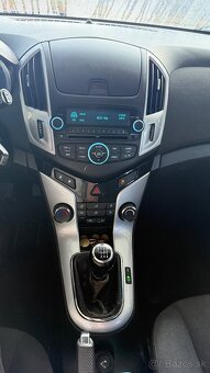 Chevrolet Cruze kombi - 7