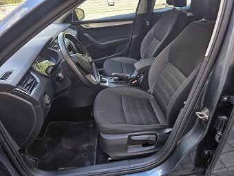 Škoda Octavia Combi 2.0 TDI DSG Ambition Navi DVD R16 OrigKM - 7