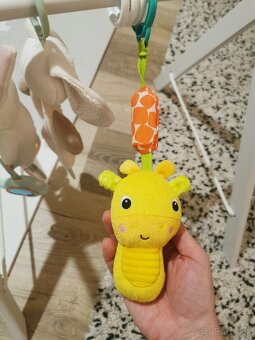 Drevená hrazdička na hranie pre bábätká - 7