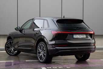 Audi E-tron 55 quattro Advanced 300 kW - 7