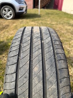 Predám Letné pneu Michelin r17 a Semperit r17 - 7