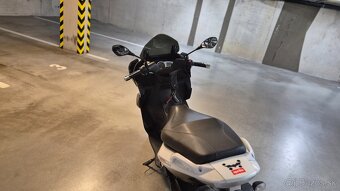 Aprilia SR MAX 300 (2013) - 7