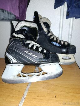 Hokejova výstroj,korčule - 7