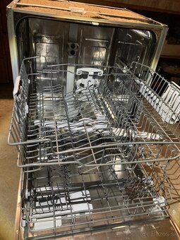 Vstavaná plne integrovaná 60cm umývačka Whirlpool ADG6949 - 7