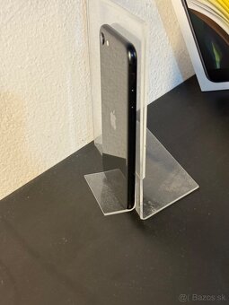 Predám Apple iPhone SE 2020 128GB Black Stav nového telefónu - 7