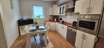 Predaj: Pekný rodinný dom s veľkým pozemkom Hlboké nad Váhom - 7