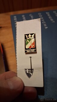 Staré kovové odznaky - 7