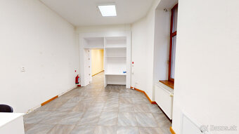 Na prenájom obchodný priestor s parkovaním v centre Trenčína - 7