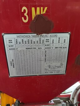 Sejacia kombinácia Pneusej s rotačnými bránami Kverneland - 7
