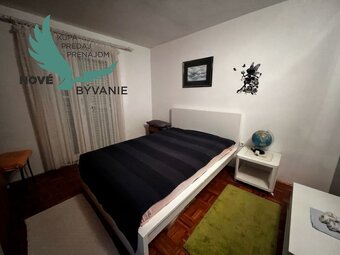 Na predaj dom s 3 apartmánmi len 250m od mora, Chorvátsko - - 7